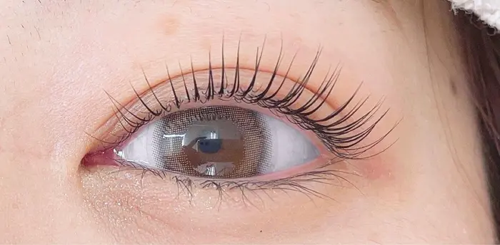 パリジェンヌラッシュリフトで 自まつ毛を最大限に生かし マスカラなしでこの目力 Vtgeyelashいわき店所属 田中 万友里のマツエク デザイン ミニモ