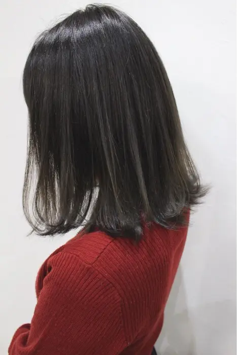 少し低めのハイライトに 濃いカーキグレージ 透明感がすごいでます Epi 池袋西口店所属 Epi 柾本寛貴のヘアカタログ ミニモ