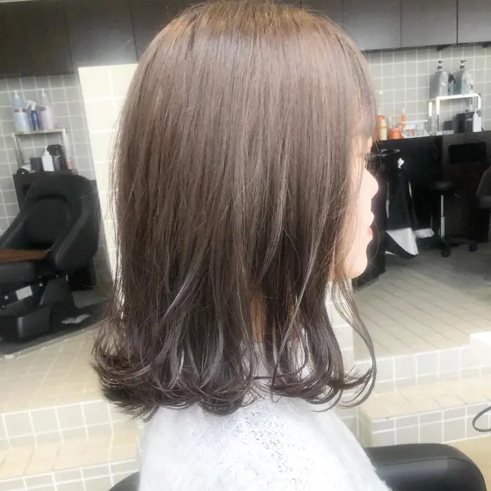 ブリーチなしでここまで明るくできます ベージュ系カラーぜひお任せください United所属 透明感グレージュ Daikiのヘアカタログ ミニモ