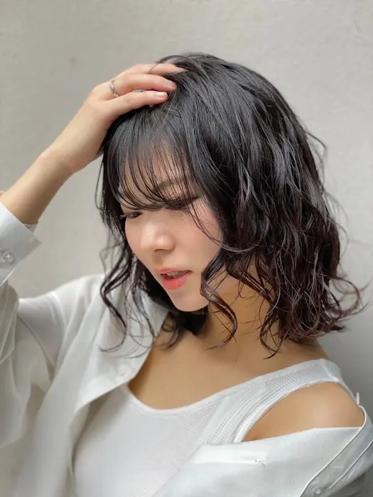 こなれ感 ミディアムボブ 重たすぎず軽すぎずのまとまりの良いミディアムボブ ストレート Stella Tokyo所属 似合わせカット Akimotoのヘアカタログ ミニモ