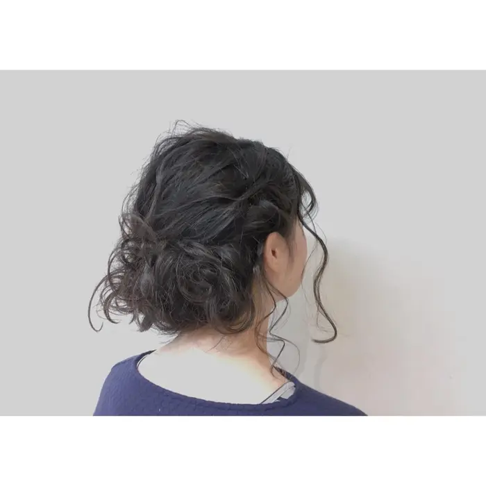 こなれ感っフワフワくせ毛風アレンジ 00yen ボリューム出づらい細毛の直毛さんで フロクシノーシナイヒリパイリフィケーション所属 Flocci Genのヘアカタログ ミニモ