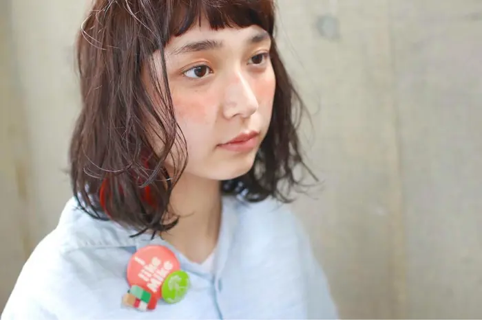 パーマボブ 短い前髪 ポイントカラー 可愛さの詰まったスタイルです ナループロアオハナ所属 ハラ リョウタのヘアカタログ ミニモ