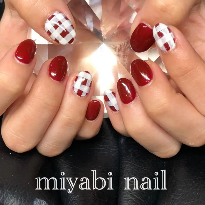 持ち込みデザイン ボルドーチェック柄で韓国風 秋ネイル 持ち込みデザイン 自宅サロン Miyabi Nail所属 Miyabi Nail 桂川駅近くのネイルデザイン ミニモ