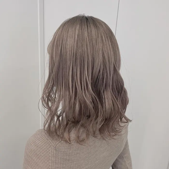 ヘアカラー ブリーチなし ブリーチなしミルクティー ブリーチなしグレージュ グレージュカラ Minimo人気サロンカラー 満足度no 1髪質改善トリートメントtheater池袋店 She 所属 透明感カラー 大得意海斗のヘアカタログ ミニモ