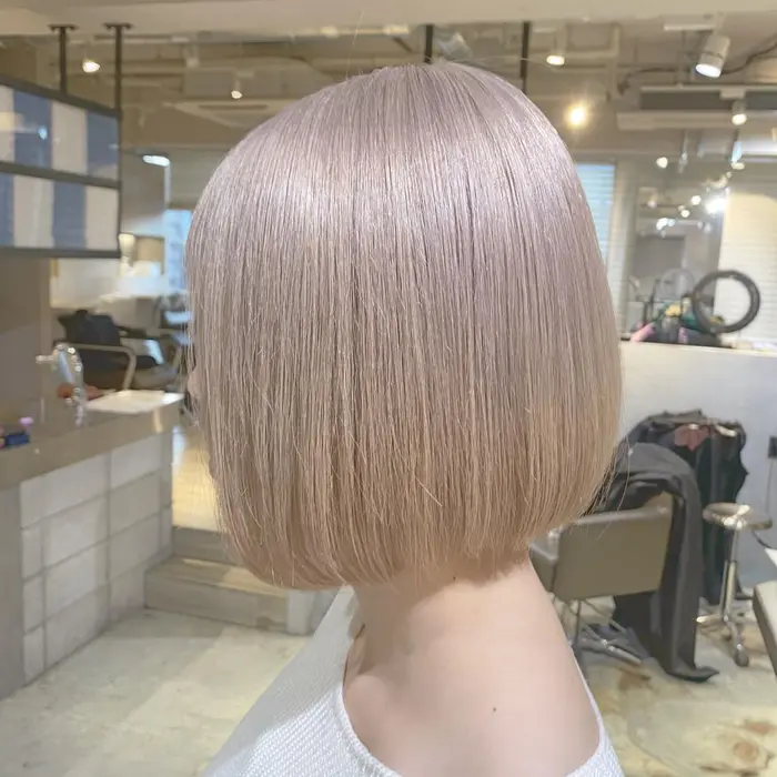 ホワイトカラー ハイトーン ホワイトミルクティー ホワイトベージュ Beleza所属 ホワイトカラー Ren カラー リストのヘアカタログ ミニモ