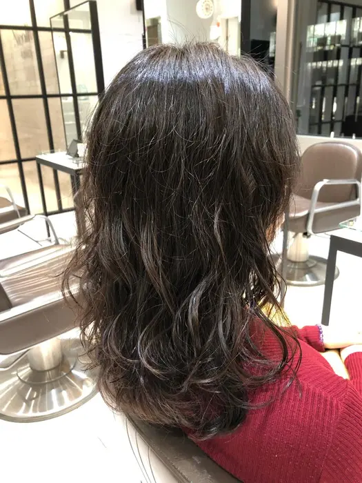 さらさら直毛だったお客様 低温デジタルパーマで やわらかウェーブヘアになりました とってもかわいい Neolive Ginza所属 ニュアンスパーマ おおや ともみのヘアカタログ ミニモ