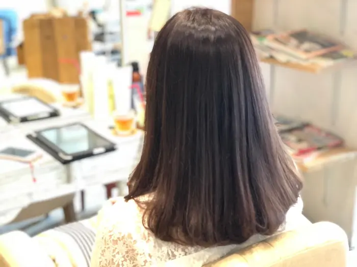 パールグレー アッシュすぎず 赤っぽくなりすぎず 透明感抜群です The Figo所属 おちあい ゆうかのヘアカタログ ミニモ