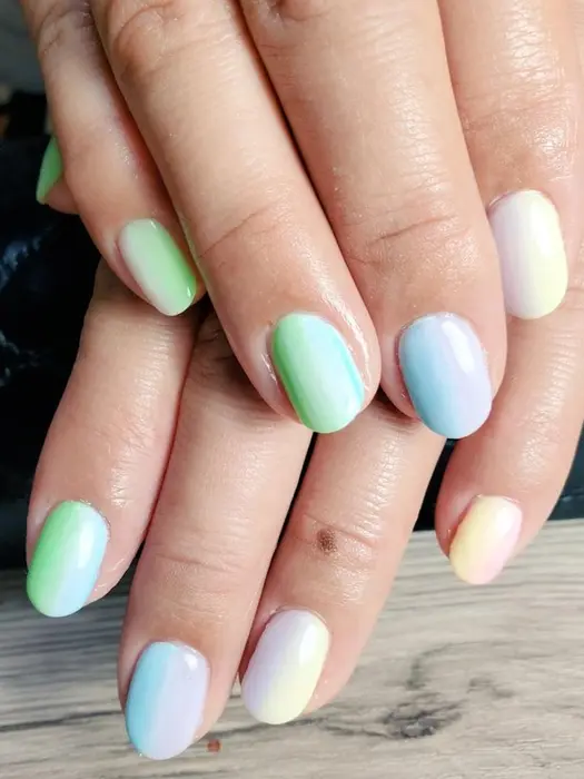 ミルキーなレインボーグラデーション Igaga Nail Salon 所属 Igaga Nail 東葛西のネイル デザイン ミニモ