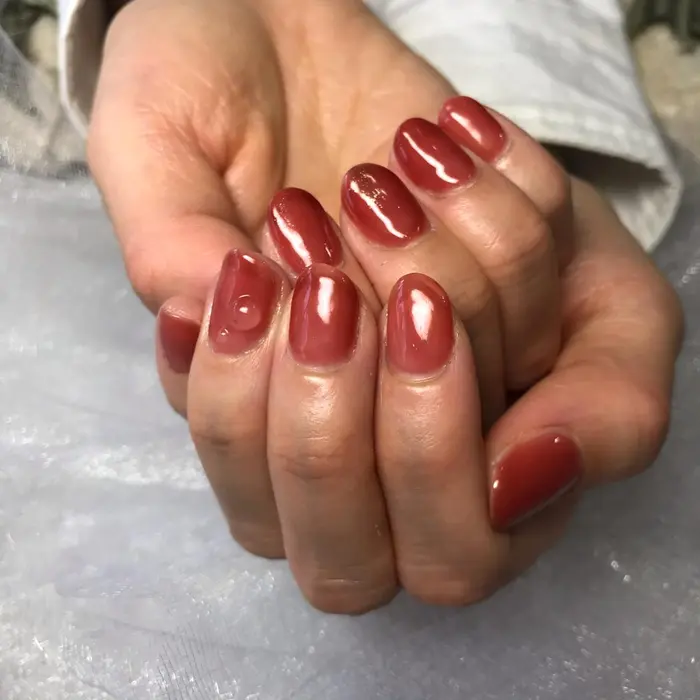 新色brownをクリアに クリアワンカラーなら 普段挑戦しないお色味でも 透け感が出てあま Nail S Chaton所属 ネイルズシャトン Jrネイリスト福永のネイルデザイン ミニモ