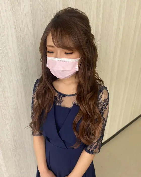 正面からはこんな感じ ルーズハーフアップ ハーフアップ ルーズヘア ヘアセット ヘアアレンジ お リルフェアリー所属 リルフェアリー Aoiのヘアカタログ ミニモ