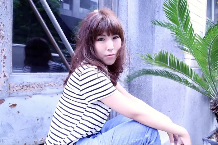 夏のリラックスウェーブスタイル ハイライト で3dカラー ラクール所属 辻倉 敏郎のヘアカタログ ミニモ