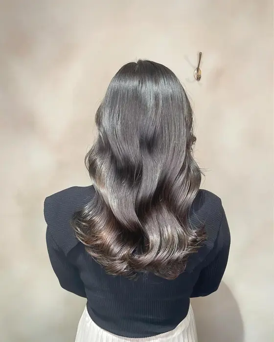 イエベ秋さんにおすすめのアイスラテカラー 圧倒的な透明感と肌を白く見せたい方におすすめのヘアカラー Evelyn Paige By Carrera所属 最高級艶カラー 古請優太のヘアカタログ ミニモ