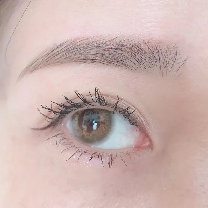 綺麗に見える平行眉 平行気味の ゆるやかなカーブとアーチのついた眉 Yanagi 眉毛サロン所属 ナチュラル可愛い Annのエステ リラクカタログ ミニモ