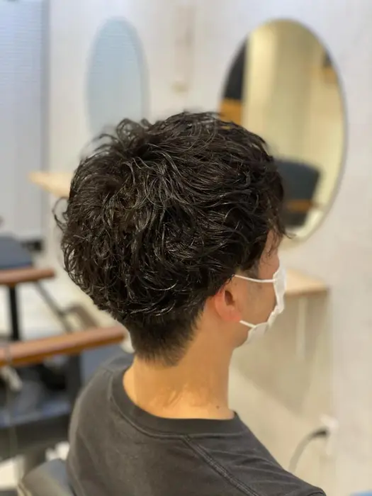 強めのメンズパーマ Blue ブルー 上野 御徒町所属 秋葉 哲崇のヘアカタログ ミニモ