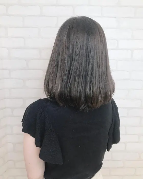 マットベージュ 少しくすみのあるベージュで髪の毛が柔らかくエアリー感があるカラーです Abilita所属 Abilita Ayakaのヘアカタログ ミニモ