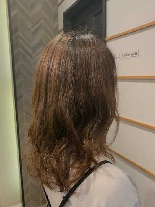 朝のお手入れ楽ちん コテで巻いたようなデジタルパーマ L Aube Ami所属 森山 咲玲のヘアカタログ ミニモ