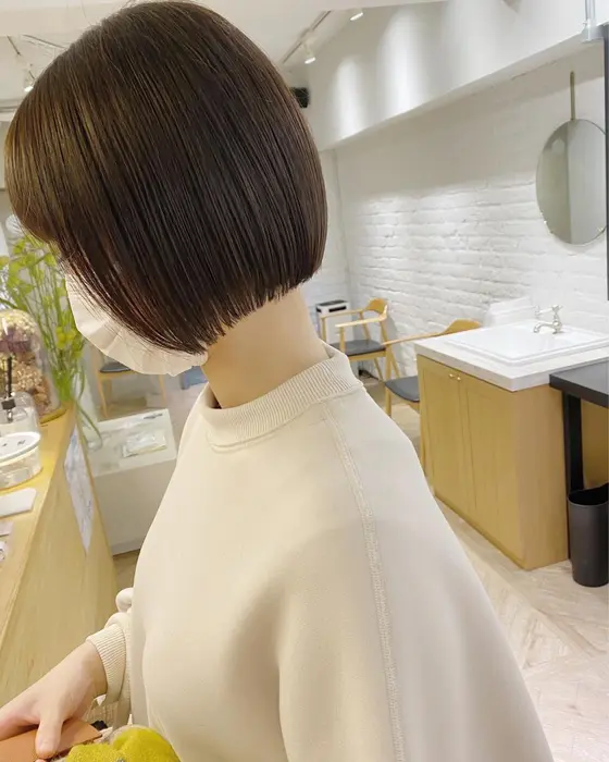 襟足ギリギリ切りっぱなしミニボブ 首のラインも綺麗にでるのでオススメです Loren所属 稲増 美桜のヘアカタログ ミニモ 襟足ギリギリ切りっぱなしミニボブ 首のラインも綺麗にでるのでオススメです Loren所属 稲増 美桜のヘアカタログ ミニモ