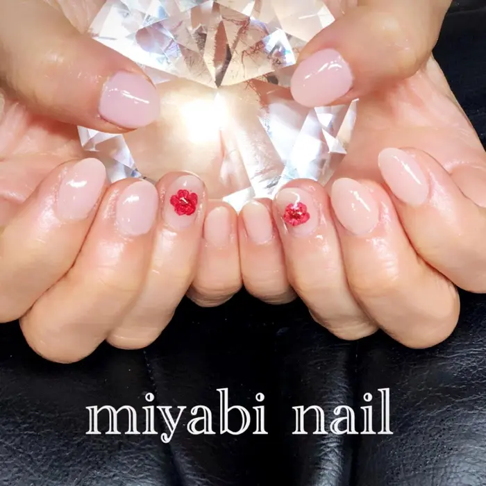 肌馴染みの良いナチュラルピンク 押花ネイルが可愛い デザイン自由 持ち込みok ナチュラ 自宅サロン Miyabi Nail所属 Miyabi Nail 桂川駅近くのネイルデザイン ミニモ