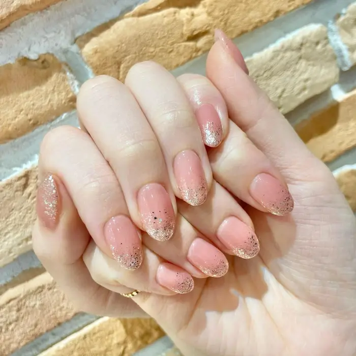Neolive Ginza所属 矢羽田 玲菜のネイルデザイン ミニモ