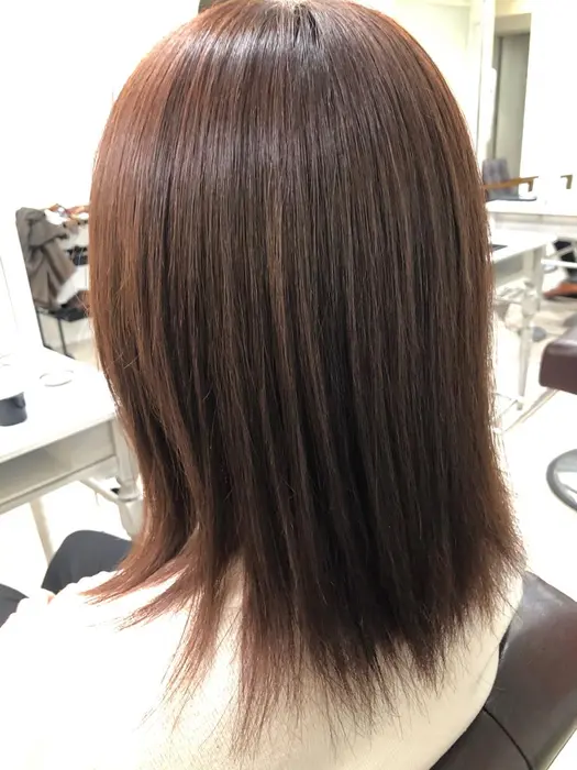 ブリーチなしのピンクモカカラーです ブラウンベースの10レベルの髪の明るさで発色しながらも暗くな Arlel所属 ツヤ感カラー タクマのヘアカタログ ミニモ