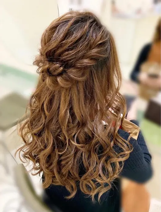 ツイストダウンスタイル Briller所属 ヘアセットサロン Brillerのヘアカタログ ミニモ