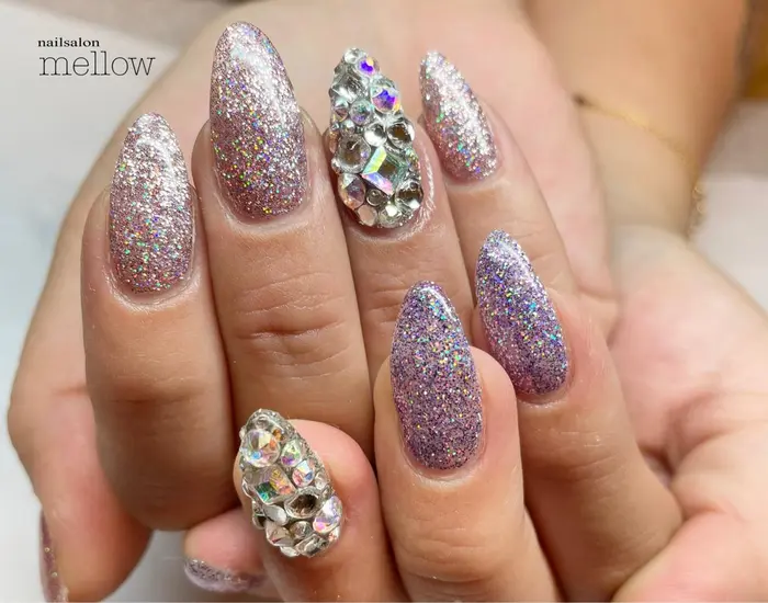 ピンクとパープルラメ 埋め尽くしは別途料金です Nailsalon Mellow所属 大山 浩美のネイルデザイン ミニモ