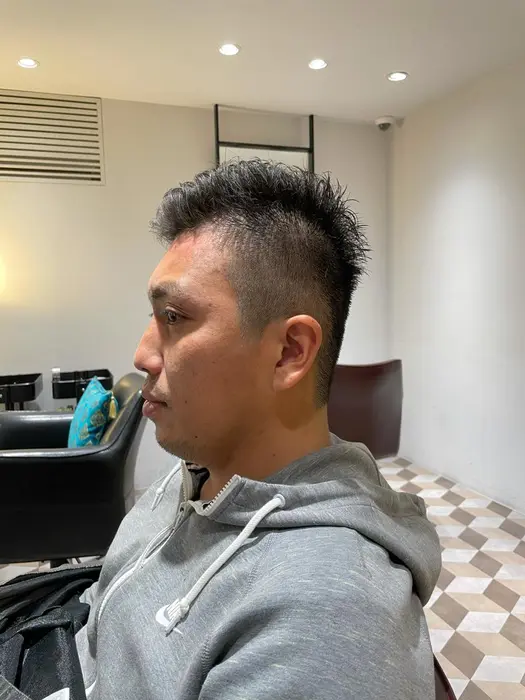 爽やか 清潔的 好感度と三拍子揃えた男らしいショートスタイルです 黒髪短髪で好印象間違えなし カット Le Rond ルロン所属 おしゃれを纏う 齋藤 光明のヘアカタログ ミニモ