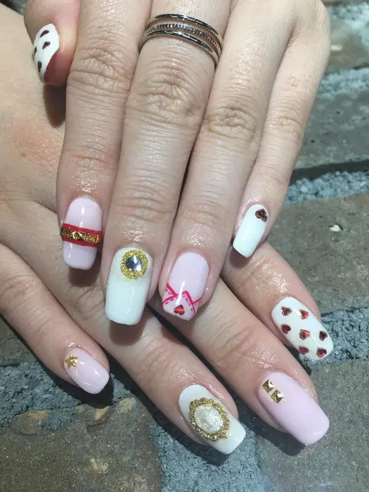 ハート スクエアネイル Keys 川越 本川越所属 Keys Nail Reinaのネイルデザイン ミニモ