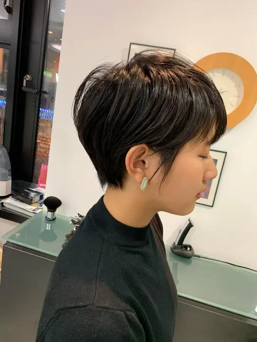 ショートのワンカールパーマでまとまり良く Route Hair Design所属 アメリカンサロン コーヒーのヘアカタログ ミニモ