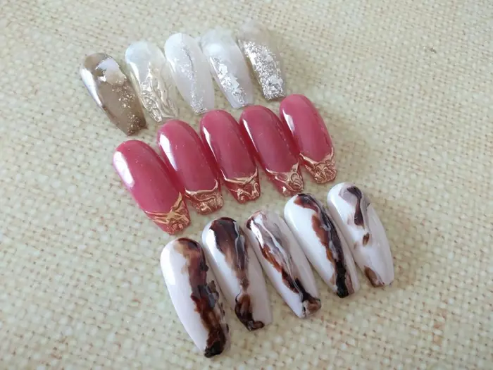 秋ネイル おまかせニュアンスネイル ニュアンスネイル ブラウンネイル 自宅ネイルサロン Lily 所属 自宅サロン Lily の ネイルデザイン ミニモ