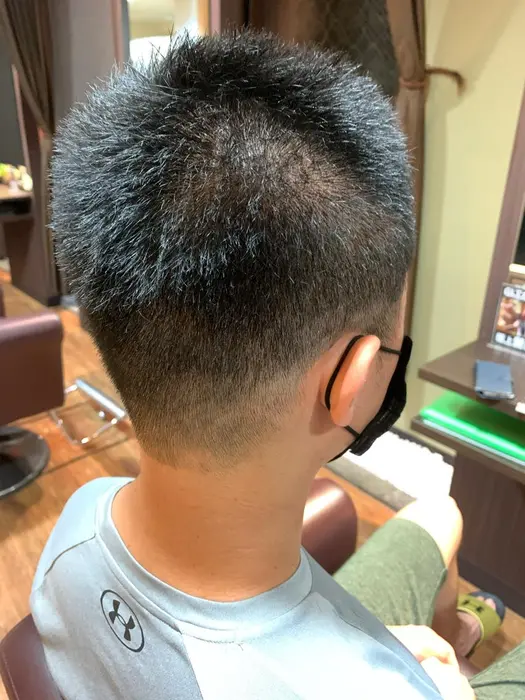 ボウズ ベリーショート 刈り上げスタイル ゴールデンロック所属 石森 稜人のヘアカタログ ミニモ