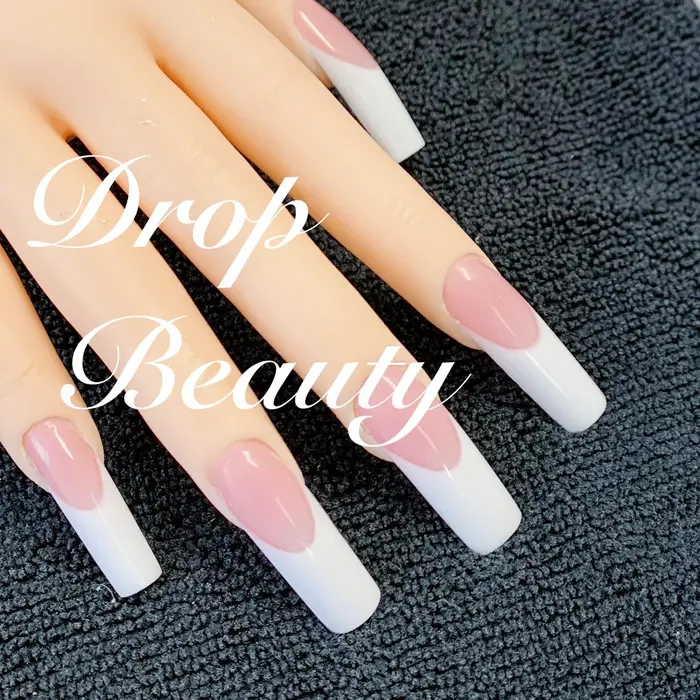 フレンチスカルプ Dropbeautyネイル ドロップビューティ所属 Dropbeauty 南越谷店のネイル デザイン ミニモ フレンチスカルプ Dropbeautyネイル ドロップビューティ所属 Dropbeauty 南越谷店のネイル デザイン ミニモ