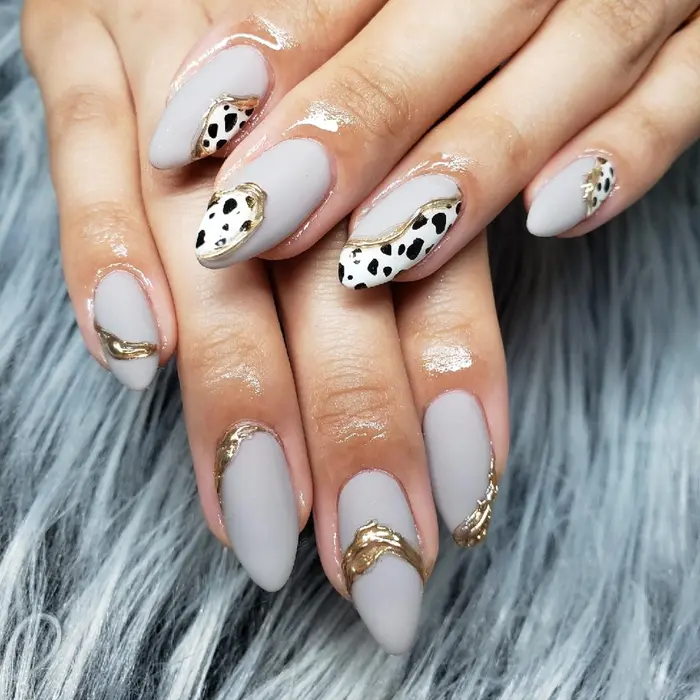 ダルメシアンネイル ダルメシアン柄ネイル ニュアンスネイルデザイン ニュアンスネイル アシ Nail Salon Coco所属 Nail Salon Coco 溝の口駅 のネイルデザイン ミニモ
