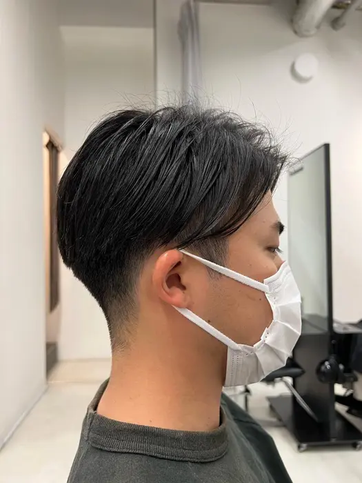 直毛でお悩みの男性におすすめする丸みとあるスタイル カットのみで頭の形は変えることができます Go Today Shaire Salon 青山店所属 骨格矯正カット 加藤亮平のヘアカタログ ミニモ