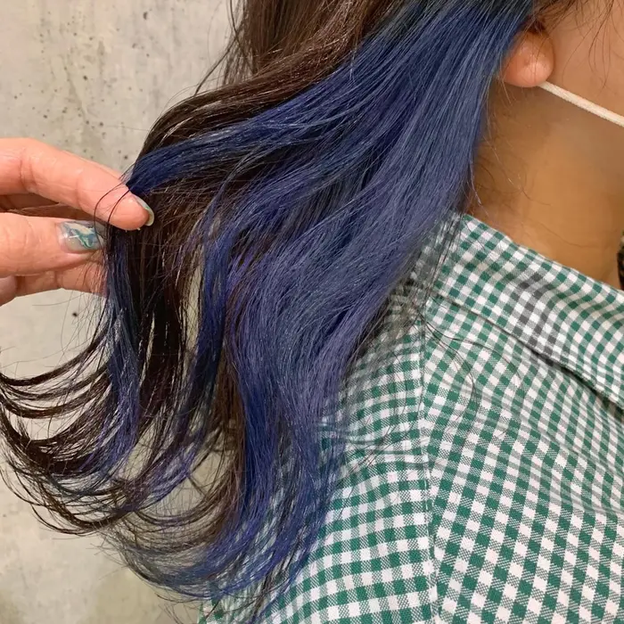 ブルーカラー ポイントでさりげなくオシャレなイヤリングカラー お仕事 学校などで明るい髪色を出 Hair Salon P A P E R所属 P A P E R 公式 のヘアカタログ ミニモ