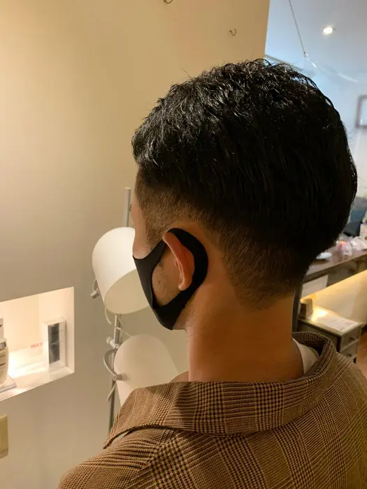 3mm 6mmにかけてのフェードスタイルです 耳と後ろはさっぱり刈り上げてスーツに似合う髪型 World Ship Kobe所属 Barber 黒原 将貴 のヘアカタログ ミニモ