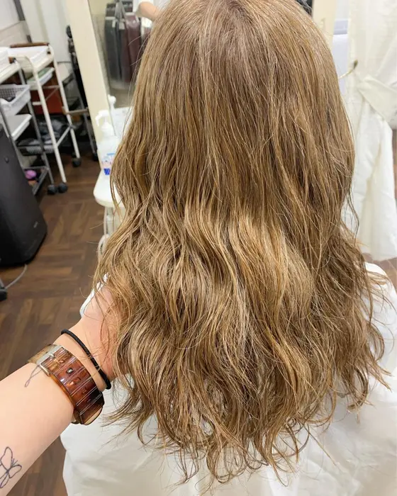 アンククロス 渋谷店所属 カット無料 パーマモデルannaのヘアカタログ ミニモ アンククロス 渋谷店所属 カット無料 パーマモデルannaのヘアカタログ ミニモ