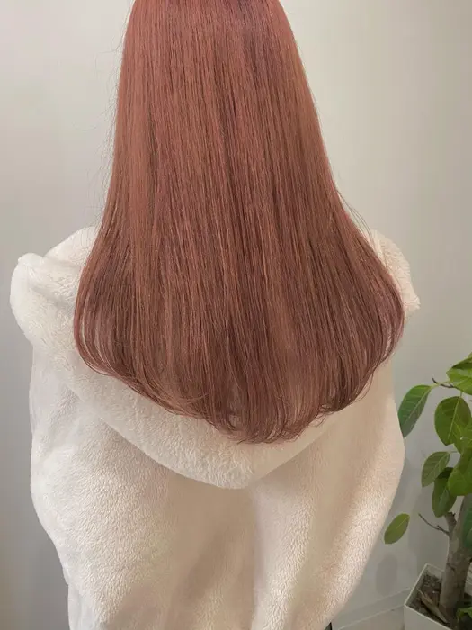 ケアブリーチでダメージを抑えた 艶髪オルチャンピンクカラー 薄い色味のピンクカラーは色落ち後も Niko Fukuoka Hairmake所属 Raima シアミルクティーのヘアカタログ ミニモ