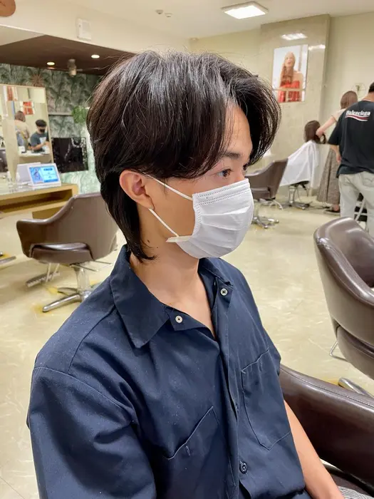 韓国風カルマウルフ 長めの襟足で髪型に個性を カルマバングとナチュラルスタイリングで 長め Care心斎橋店所属 韓国メンズヘア ツバサのヘアカタログ ミニモ