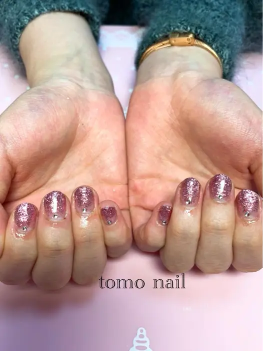 ラメグラデーション ラメグラ 滋賀県ネイルサロン 滋賀県プライベートネイルサロン 大津市プライベー Tomo Nail所属 Tomo Nailのネイル デザイン ミニモ