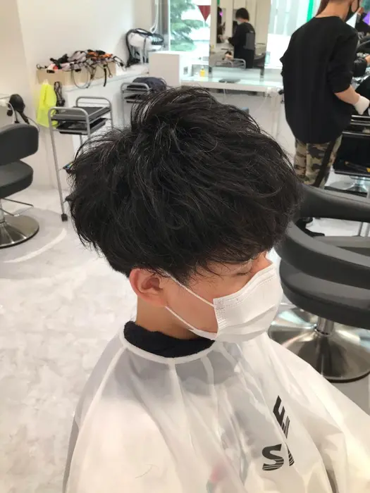 パーマをかけることでアイロンの動きを簡単に出すことができます いつもアイロンを使ってる方だったり Land所属 ハイ透明感カラー 小椋のヘアカタログ ミニモ