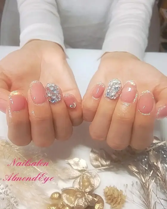 お客様ネイル ブライダルネイル この日のために長さを綺麗に保って来てくれました 会場やド Nailsalon Almondeye所属 ネイルサロン Almondeyeのネイルデザイン ミニモ お客様ネイル ブライダルネイル この日のために長さを綺麗に保って来てくれました 会場やド Nailsalon Almondeye所属 ネイルサロン Almondeyeのネイルデザイン ミニモ