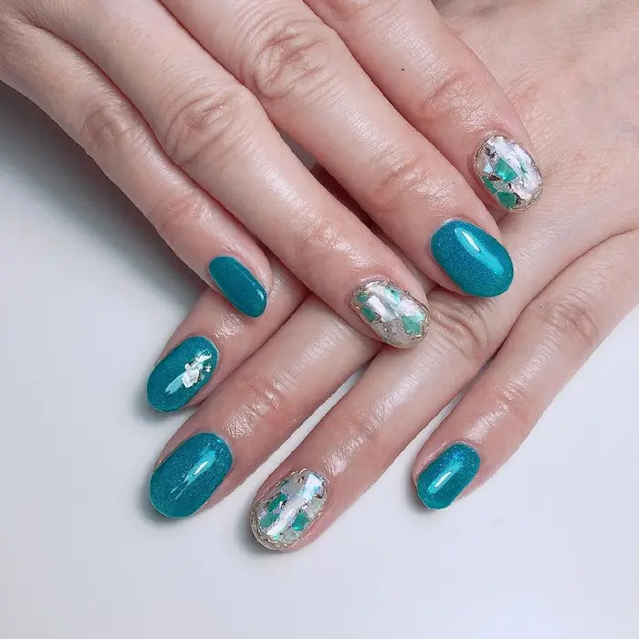 ターコイズブルー 夏が来ました Nail Atelier Toiro所属 山部 志麻のネイルデザイン ミニモ