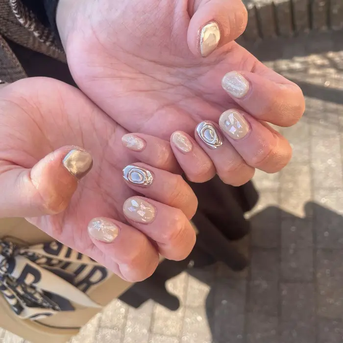 ぷっくりミラーアートネイル お客様ネイル ジェルネイル ぷっくりネイル ミラーネイル シ Anail所属 A Nailのネイル デザイン ミニモ