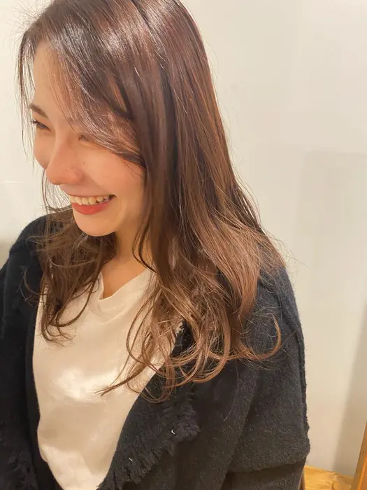 ベージュ ロング ナチュラル Cinca所属 山田 真優のヘアカタログ ミニモ