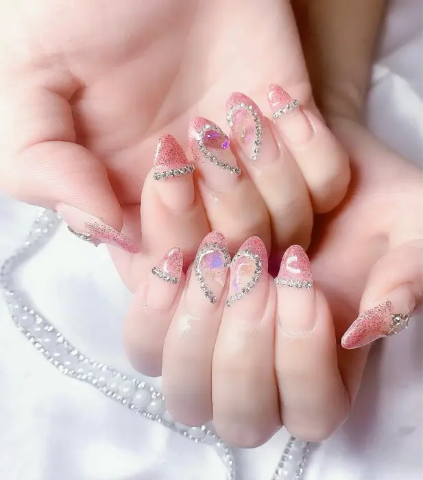 パラジェル 春ネイル 夏ネイル 秋ネイル 冬ネイル ニュアンスネイル マグネットネイル オーロラネ Total Beauty Salon Yudia 恵比寿本店所属 Yudia Azumiのネイルデザイン ミニモ