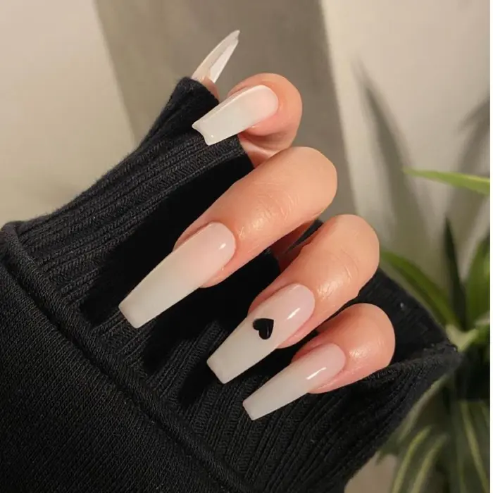 スカルプ Nail Eyelash F所属 高橋 佳乃子のネイルデザイン ミニモ