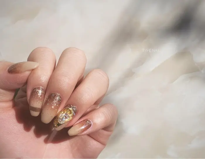 逆グラデ チェーンストーン別途料金 ミラー別途料金 逆グラデ ベージュネイル 大人ネイ Youx Type 所属 Youx Nail のネイル デザイン ミニモ 逆グラデ チェーンストーン別途料金 ミラー別途料金 逆グラデ ベージュネイル 大人ネイ Youx Type 所属 Youx Nail のネイル デザイン ミニモ