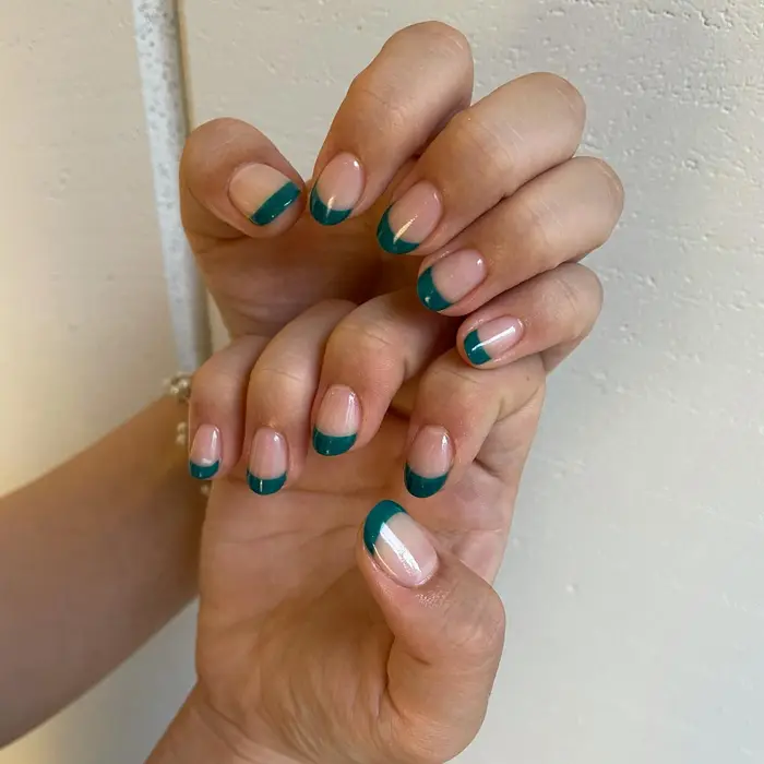 青緑カラー Trench所属 鈴木 ななこのネイルデザイン ミニモ