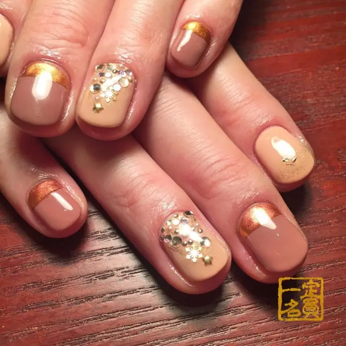 ジェルカラーリング 色ジェルによるカラーリングです 自爪をジェルでコーティングします ベ 定員一名所属 定員一名 0o 秋 O0のネイル デザイン ミニモ